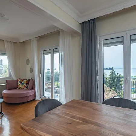 Houseloft Seaside Getaway