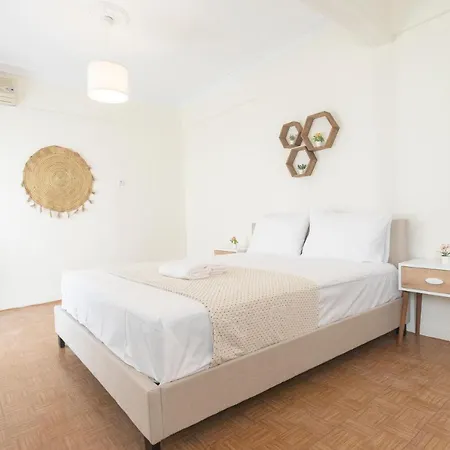 Houseloft Seaside Getaway Apartment *